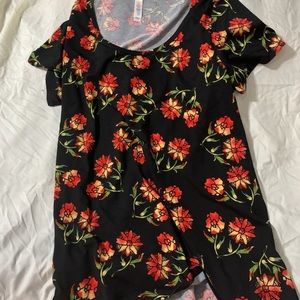 NWOT Lularoe Classic T